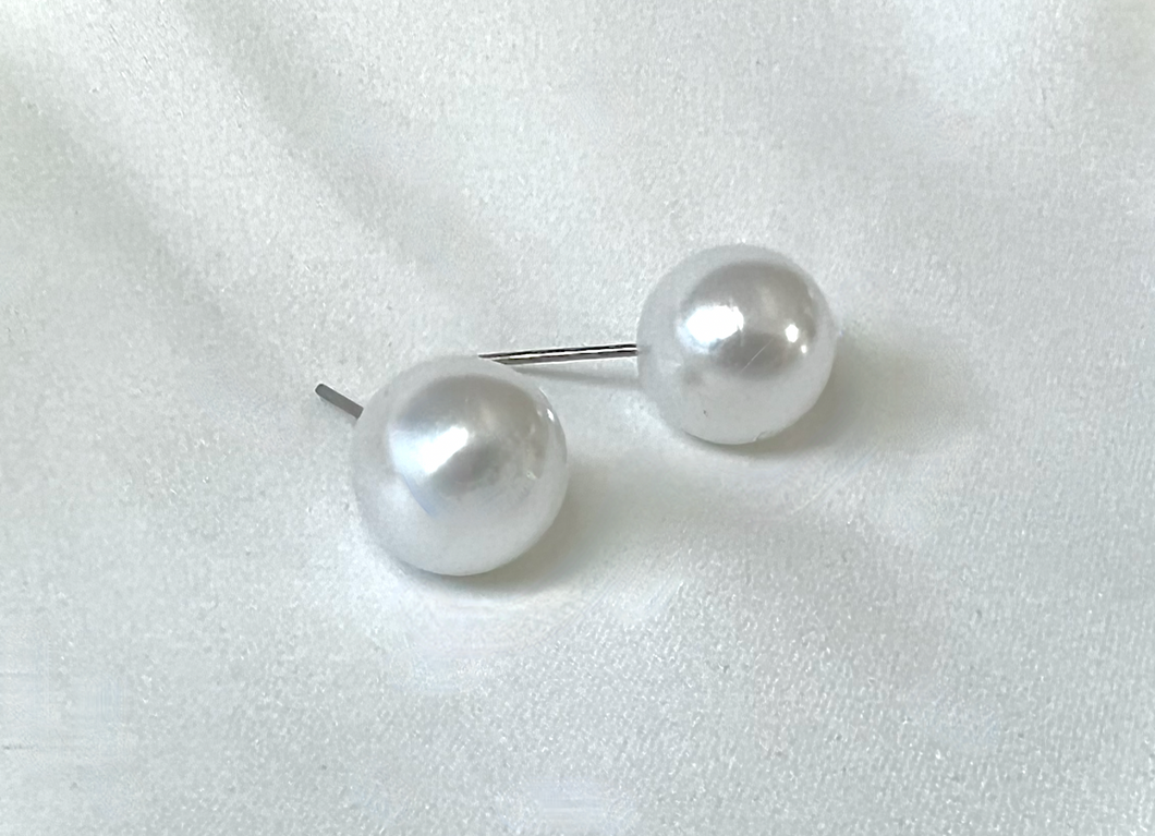 1.2cm round warm tone pearl earrings RENTAL