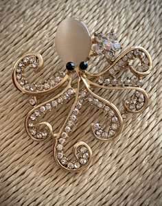 Flowing Octopus Rhinestone Brooch in Gold