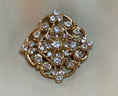 Charming Gold Brooch w/Rhinestones