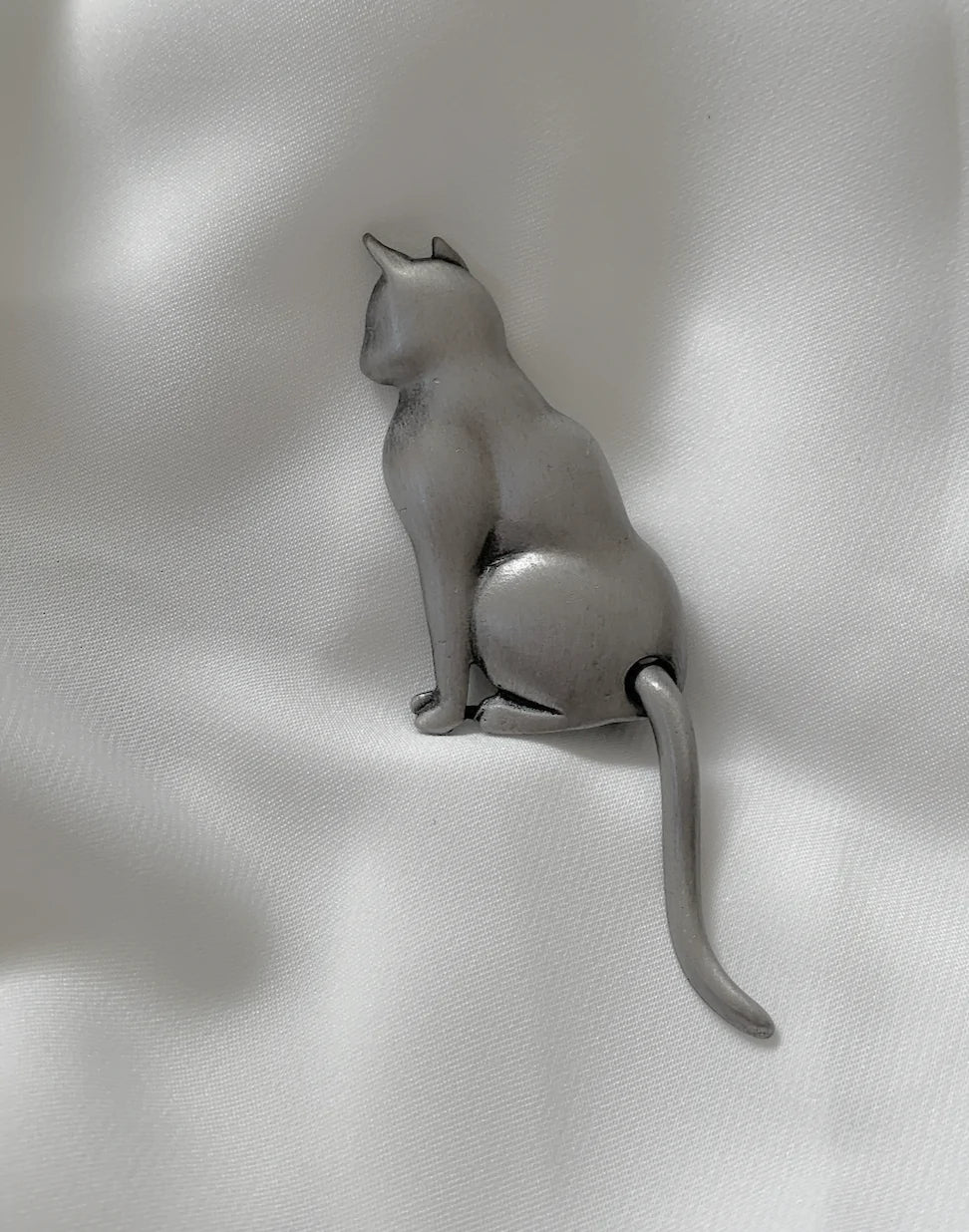 Pewter Cat w/Swinging Tail Brooch RENTAL