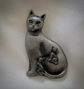 Pewter Cat w/Baby Cats Brooch RENTAL