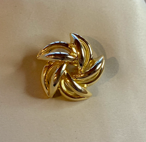 Gold Floral 5 Petal 1960-1980 Brooch