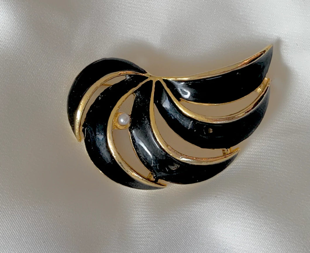 Swoop Gold & Black Brooch RENTAL