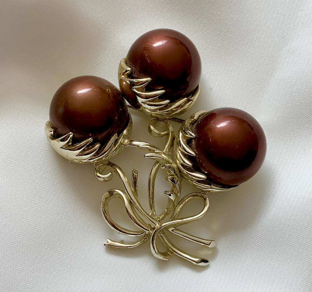 Coro 3 Globe Flower on Gold Ribbon Brooch RENTAL