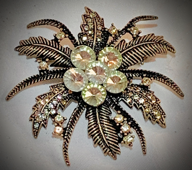 1960s gold floral brooch with pearls