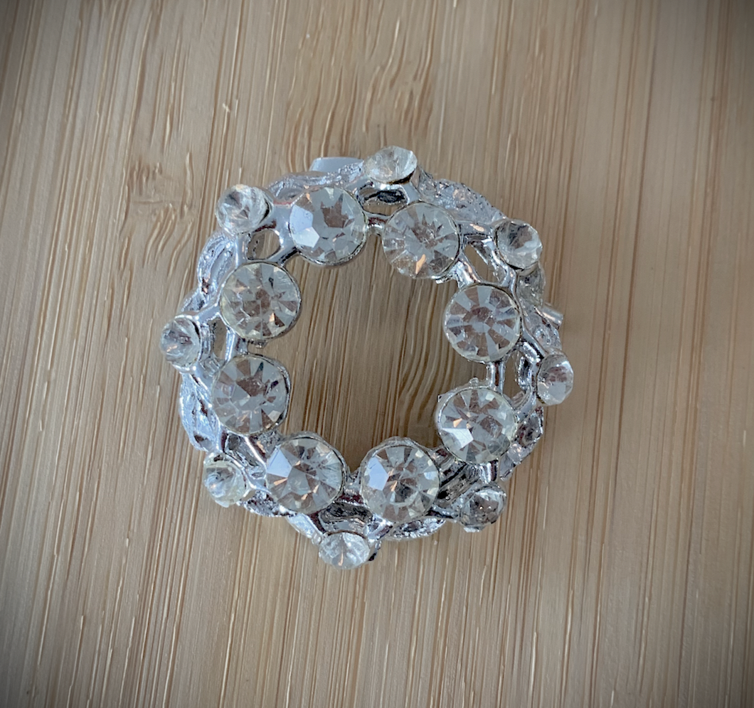 Shiny Rhinestone Wreath Style Brooch