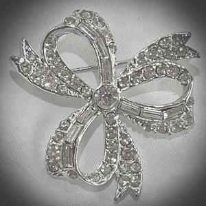 Vintage Rhinestone Tri Bow Brooch.