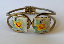 Load image into Gallery viewer, Ceramic Painted Flowers on Gold on Hinged Bracelet RENTAL
