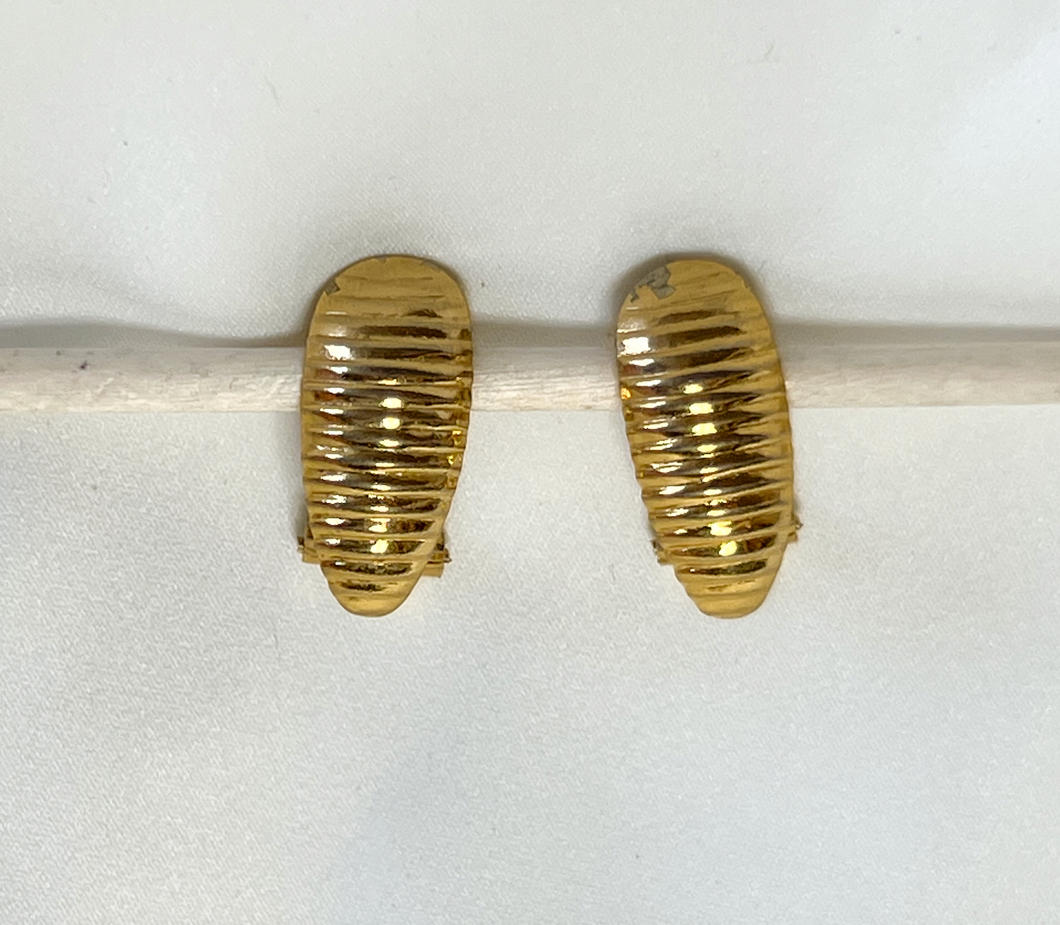 Narrow, period gold clip on earrings with horizontal lines RENTAL