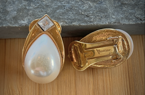 Vendome teardrop pearl in gold rhinestone clip on earrings RENTAL