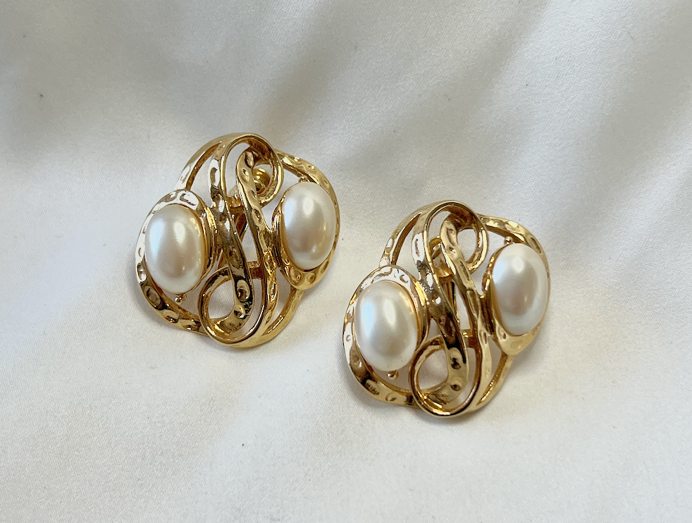 Oval pearls set in gold ribbon, screw back clip on earrings RENTAL