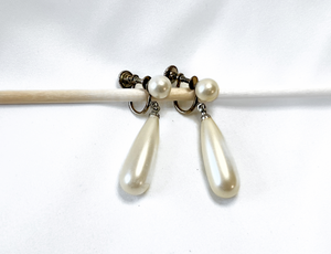 Ivory pearl top pearl teardrop darkened metal Screw back earrings clip on RENTAL