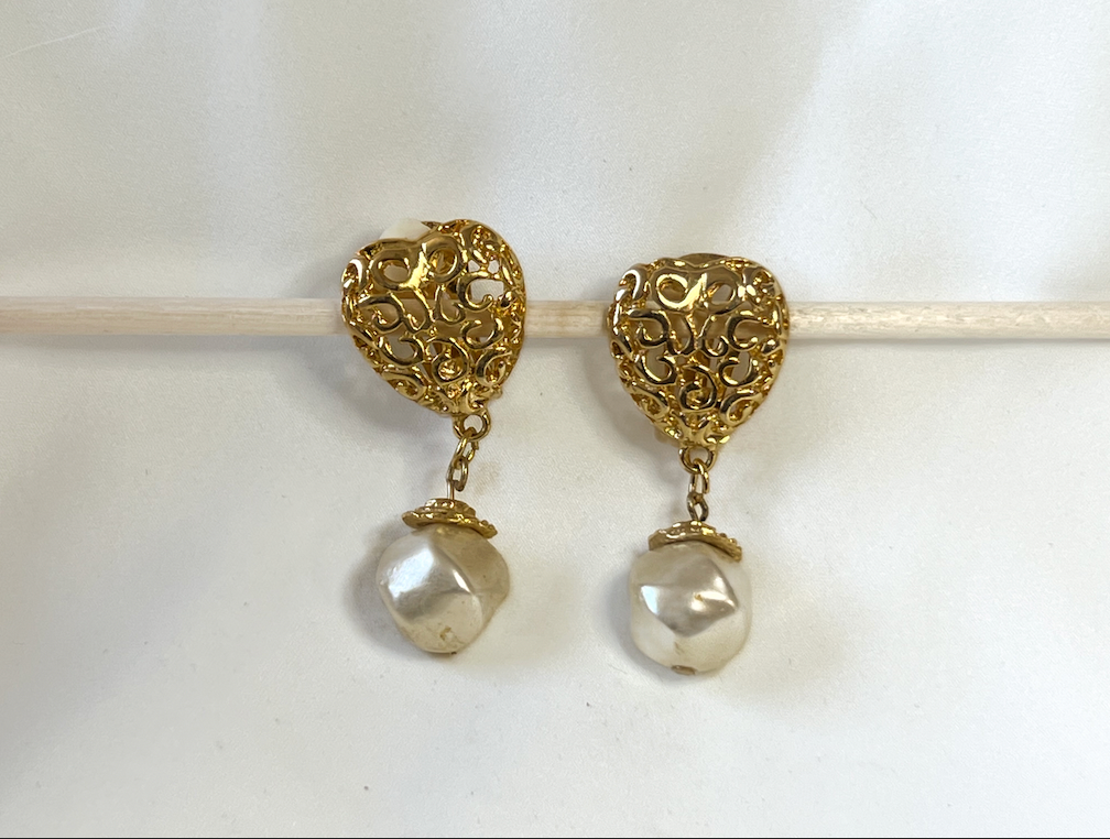 Vintage fillagre heart with textured pearl drop 1980's clip on RENTAL