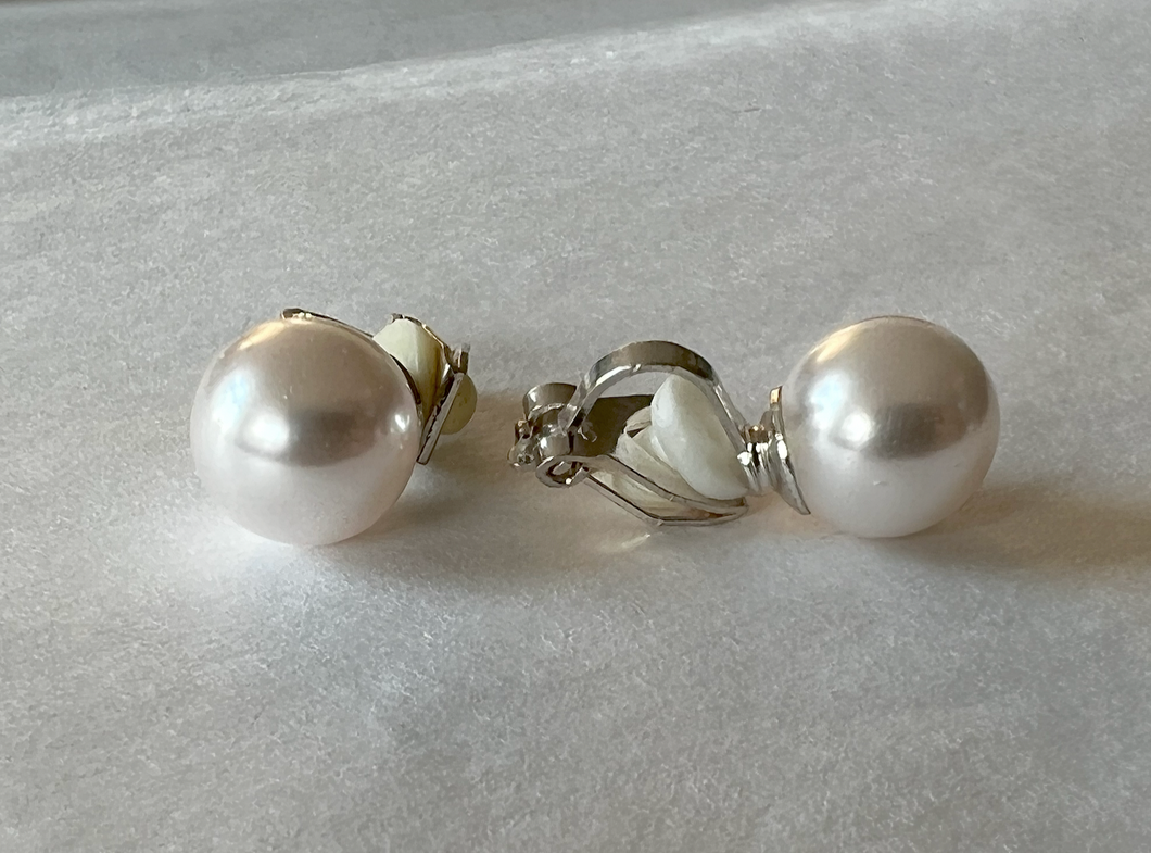 White 10mm full round pearl clip on solitaire earrings RENTAL