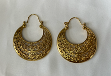 Load image into Gallery viewer, Indian half moon gold filagree earrings RENTAL
