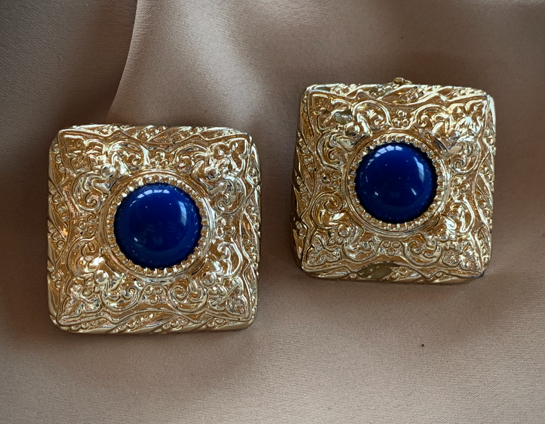 Clip-On Vintage Gold Square Detailed Earrings RENTAL