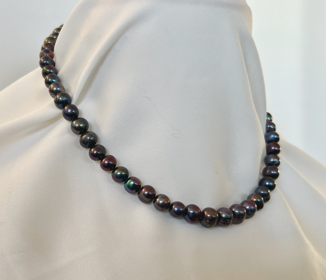 Shell pearls opalescent dark purple, green, grey necklace RENTAL