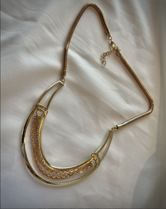 U shaped gold and loose gold chain necklace RENTAL