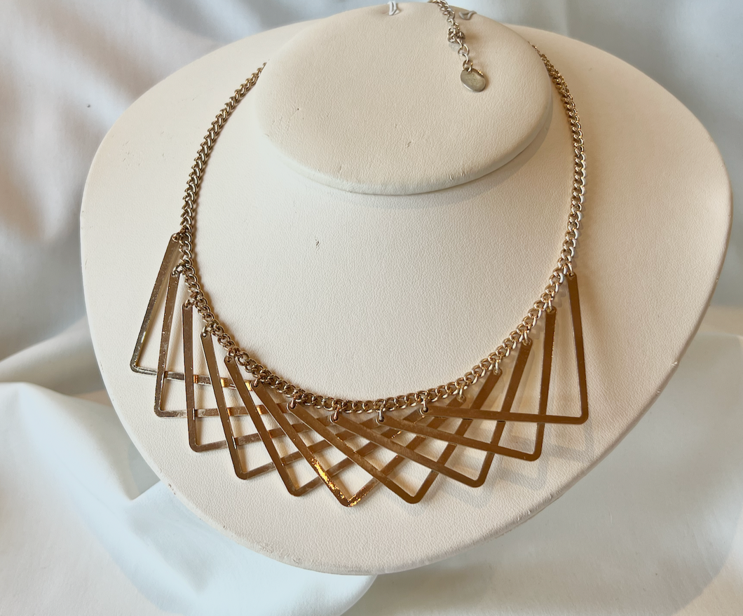 Textured overlapping gold triangles on choker necklace RENTAL