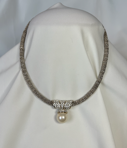 Gorgeous round pearls stacked on wire w/large pendant necklace RENTAL