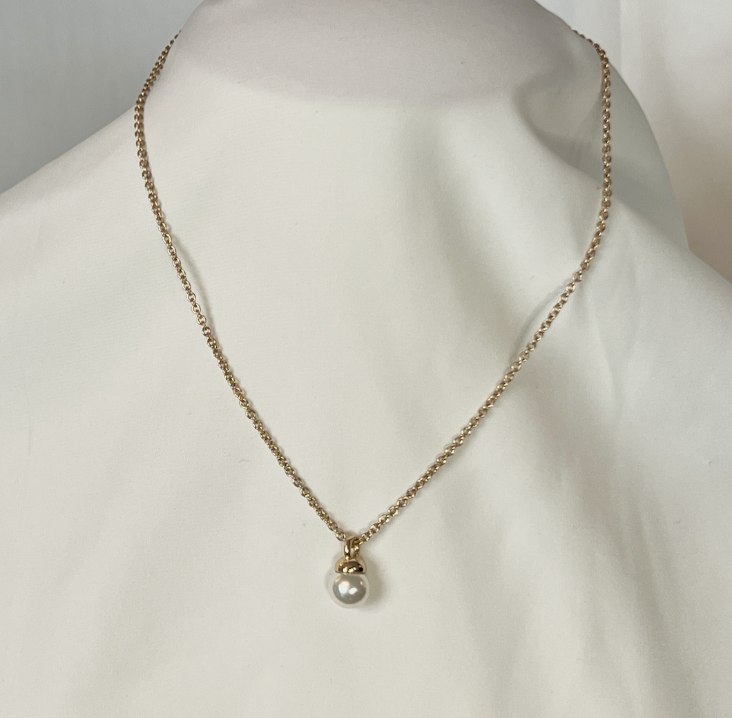 Gold chain with single pearl drop necklace RENTAL