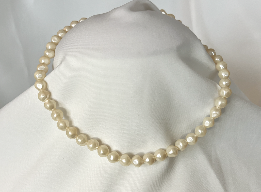 Vintage strand of textured warm pearls hand knotted necklace RENTAL