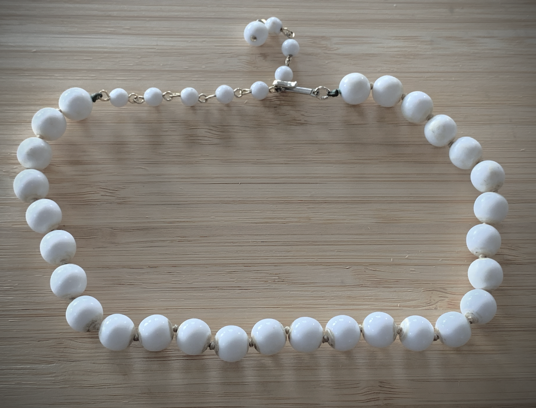 Round bead single strand camera white choker necklace RENTAL