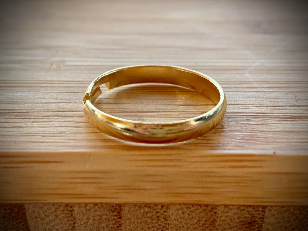 Adjustable Gold or Silver Rounded Wedding Band Ring RENTAL