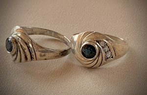 1970's Silver Swirl Ring w/black & Rhinestones RENTAL