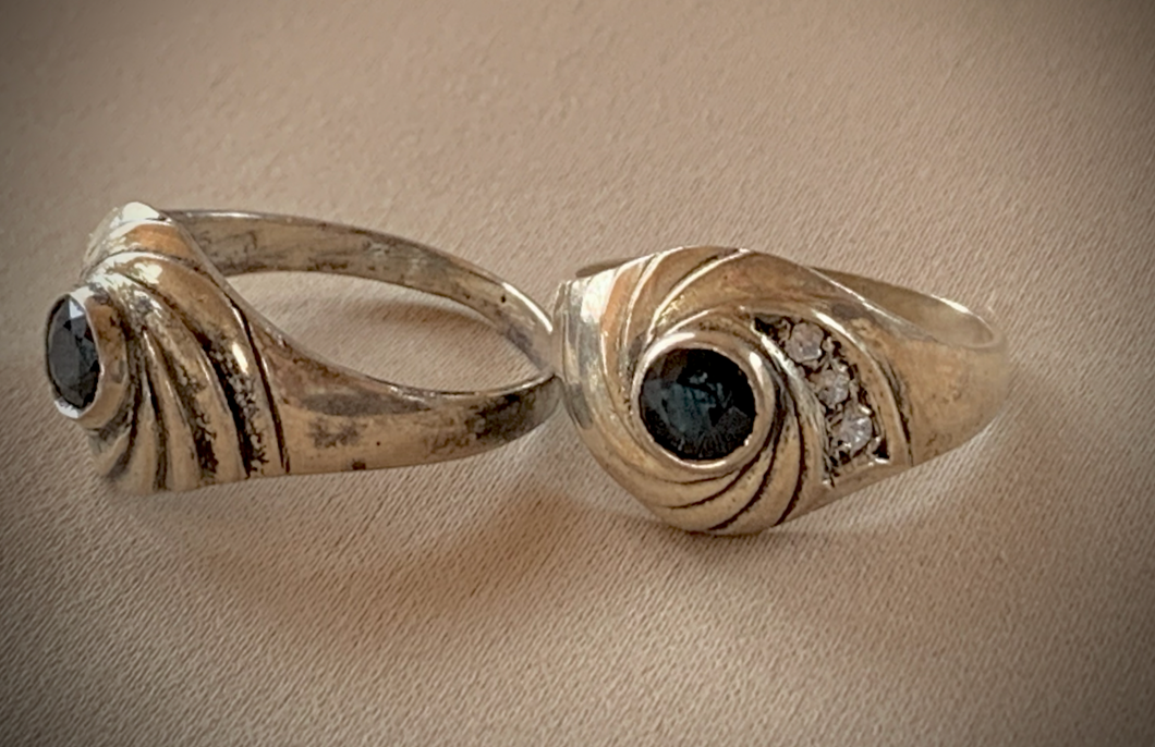 1970's Silver Swirl Ring w/black & Rhinestones RENTAL