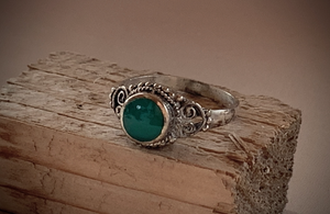 Traditional 925 Silver Ring with Round Dark Teal Stone RENTAL