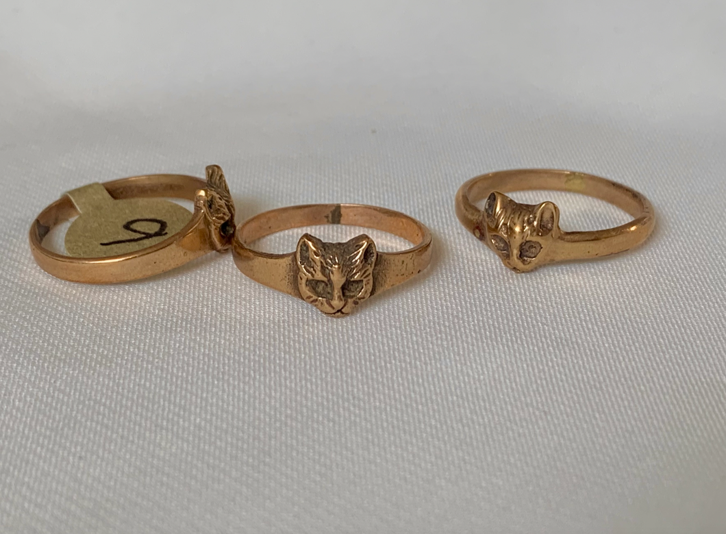 Petite Golden Sweet Cat Face on Aged Brass Ring RENTAL