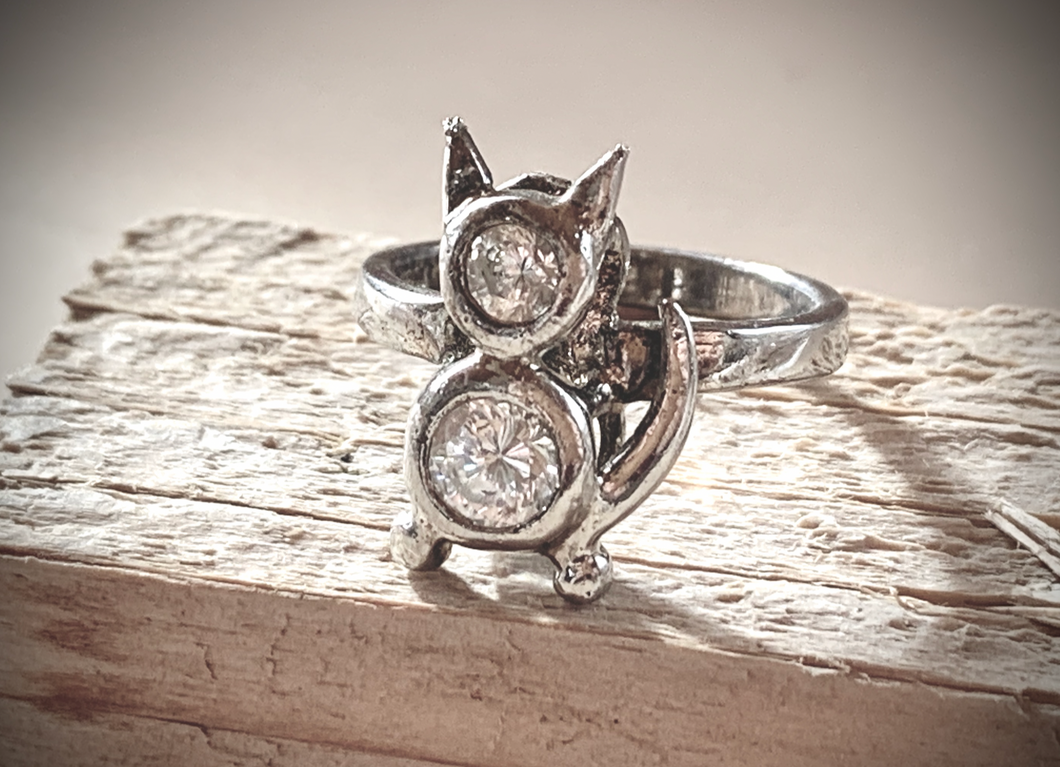 Cat ring in silver with rhinestones RENTAL