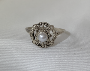 1900 Inspired Silver Ring w/Pearl RENTAL