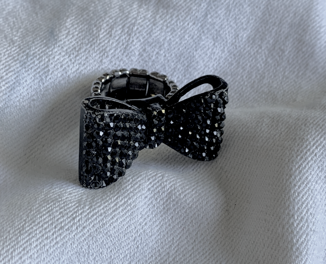 Playful Black Bow Ring w/Stretch RENTAL