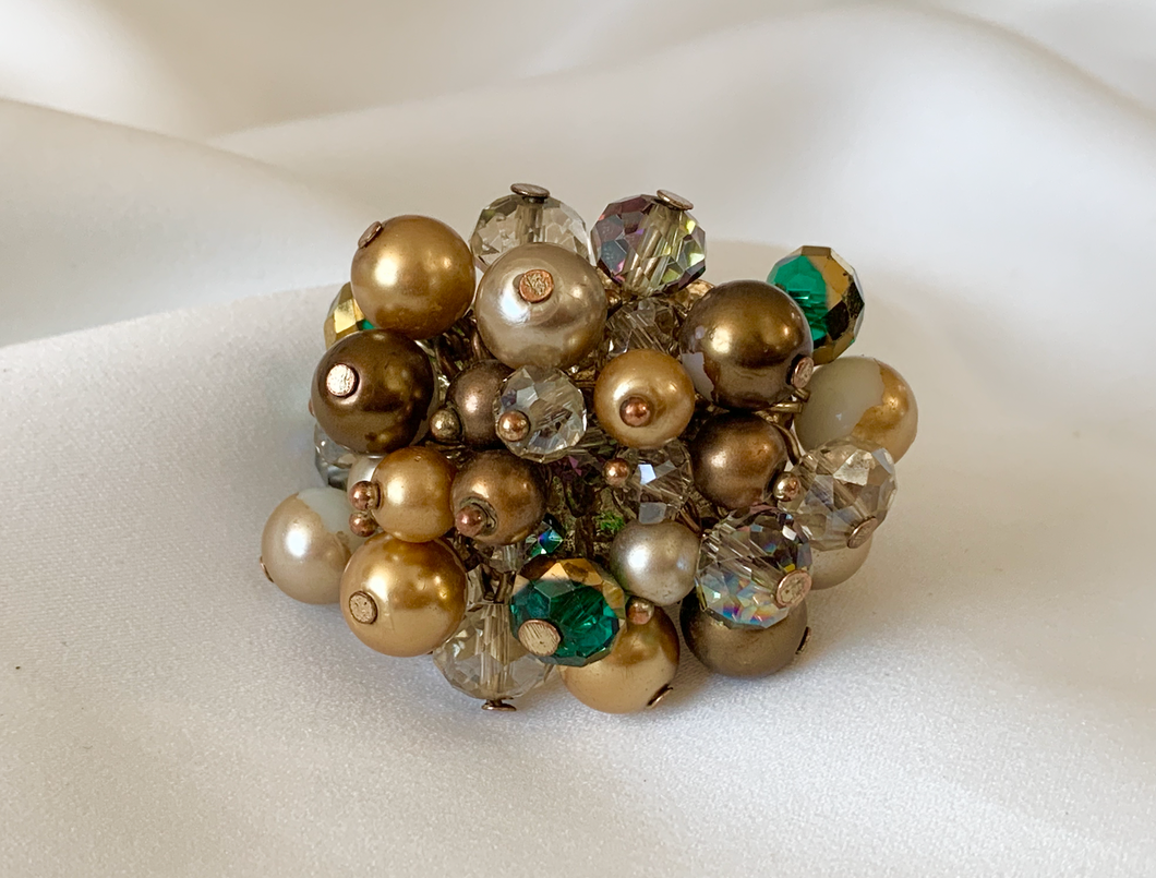 Vintage Inspired Pearl/Glass Bead Ring w/Movement RENTAL