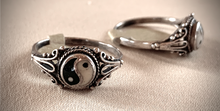 Load image into Gallery viewer, Petite Ying Yang, black/white silver ring RENTAL
