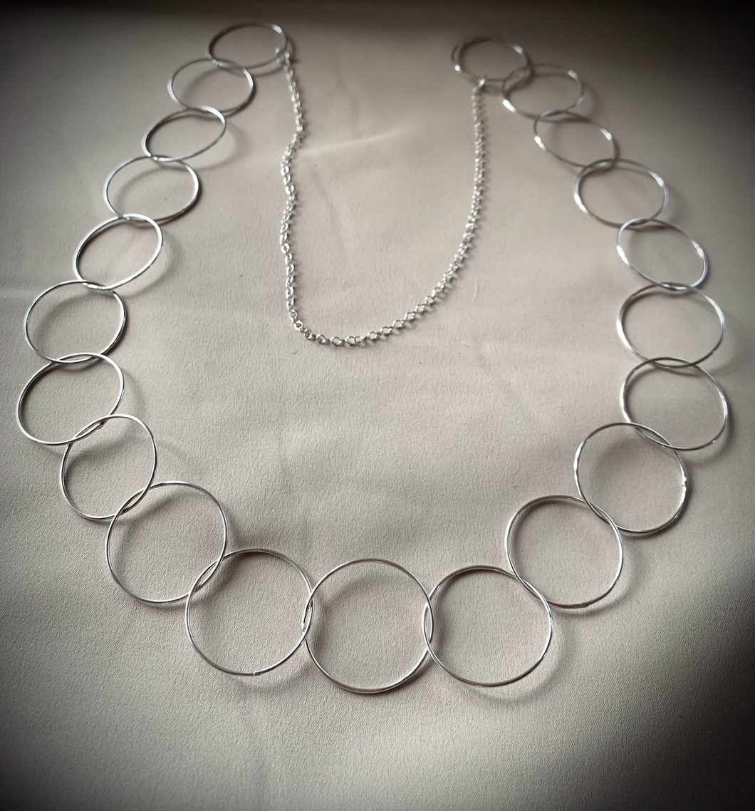 Lightweight sterling silver circles necklace on chain RENTAL